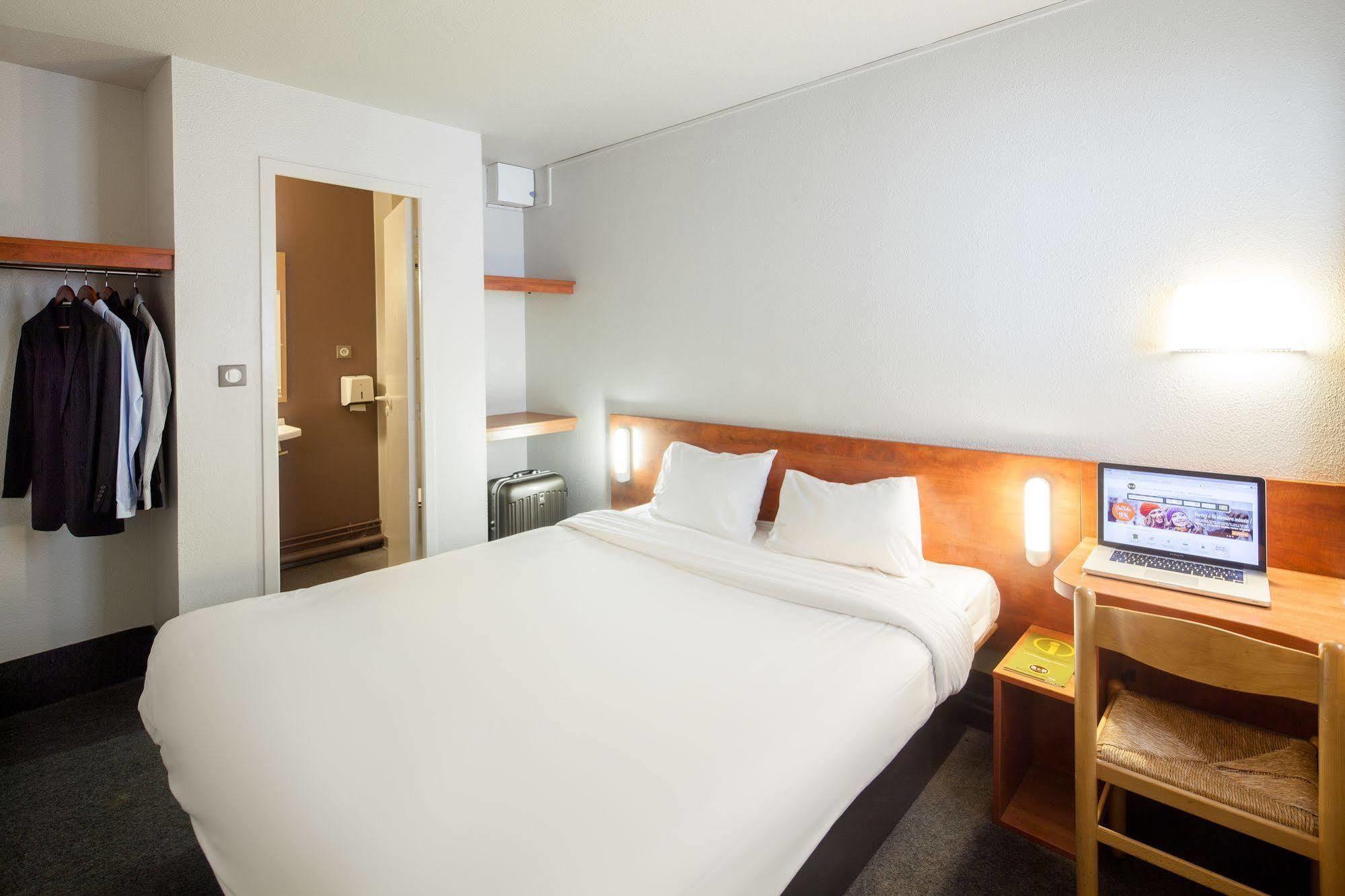 B&B Hotel Orgeval Dış mekan fotoğraf